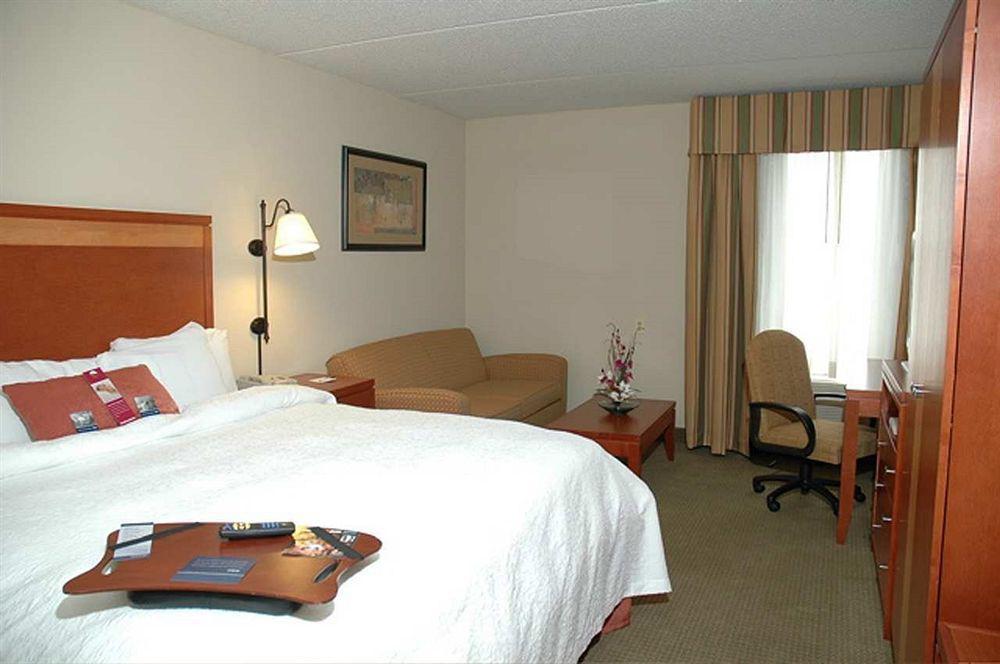 Hampton Inn Martinsburg Room photo