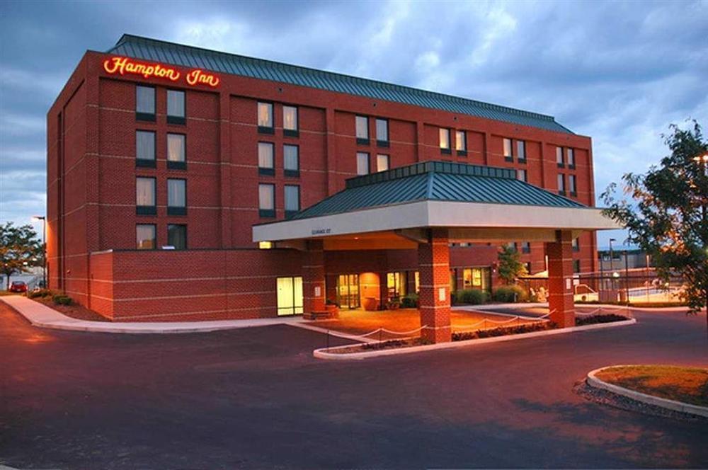Hampton Inn Martinsburg Exterior photo