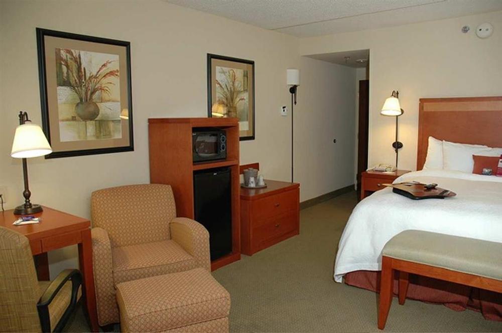 Hampton Inn Martinsburg Room photo