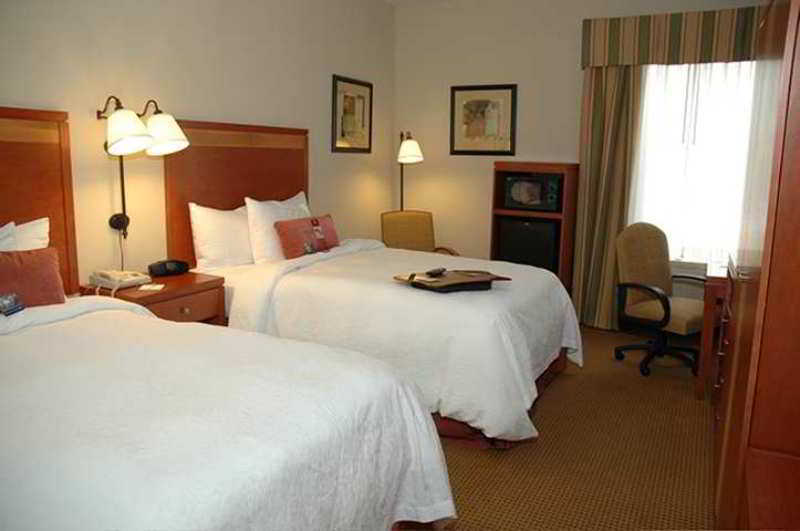 Hampton Inn Martinsburg Exterior photo