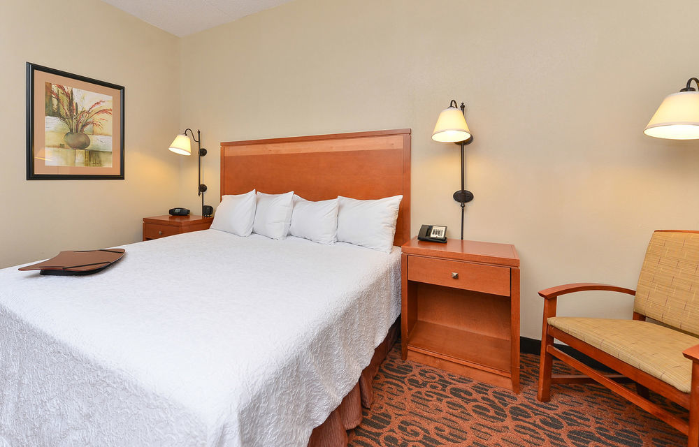Hampton Inn Martinsburg Exterior photo