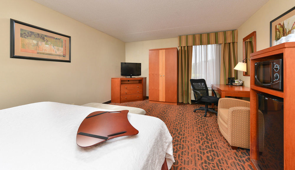 Hampton Inn Martinsburg Exterior photo