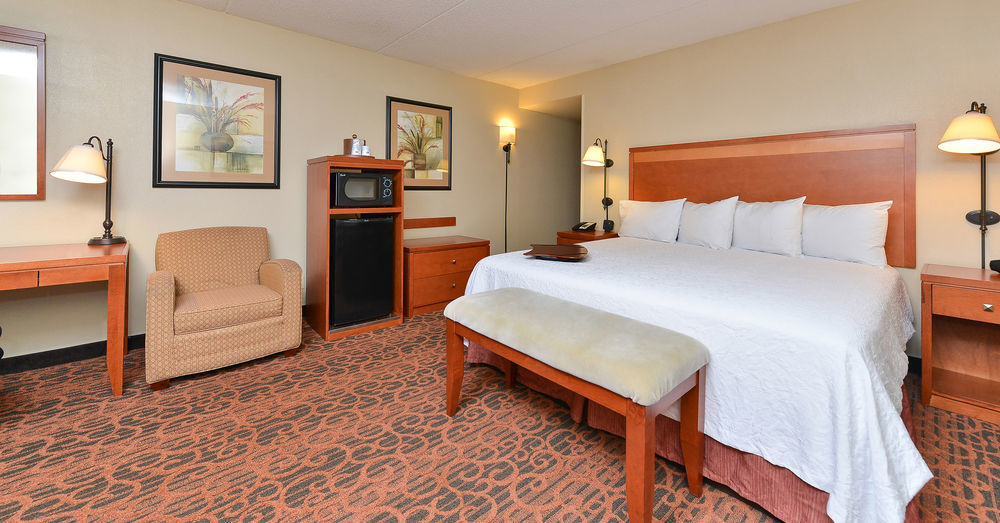 Hampton Inn Martinsburg Exterior photo