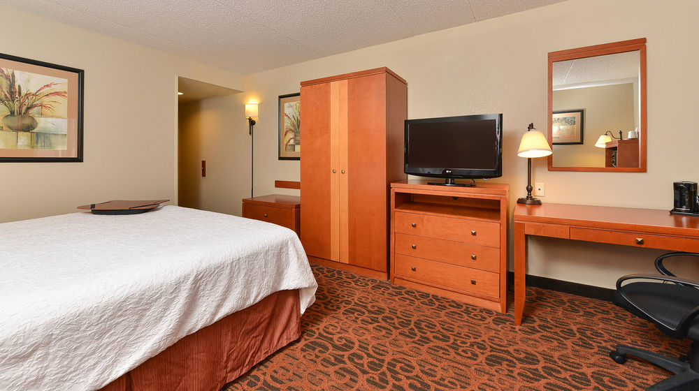 Hampton Inn Martinsburg Exterior photo