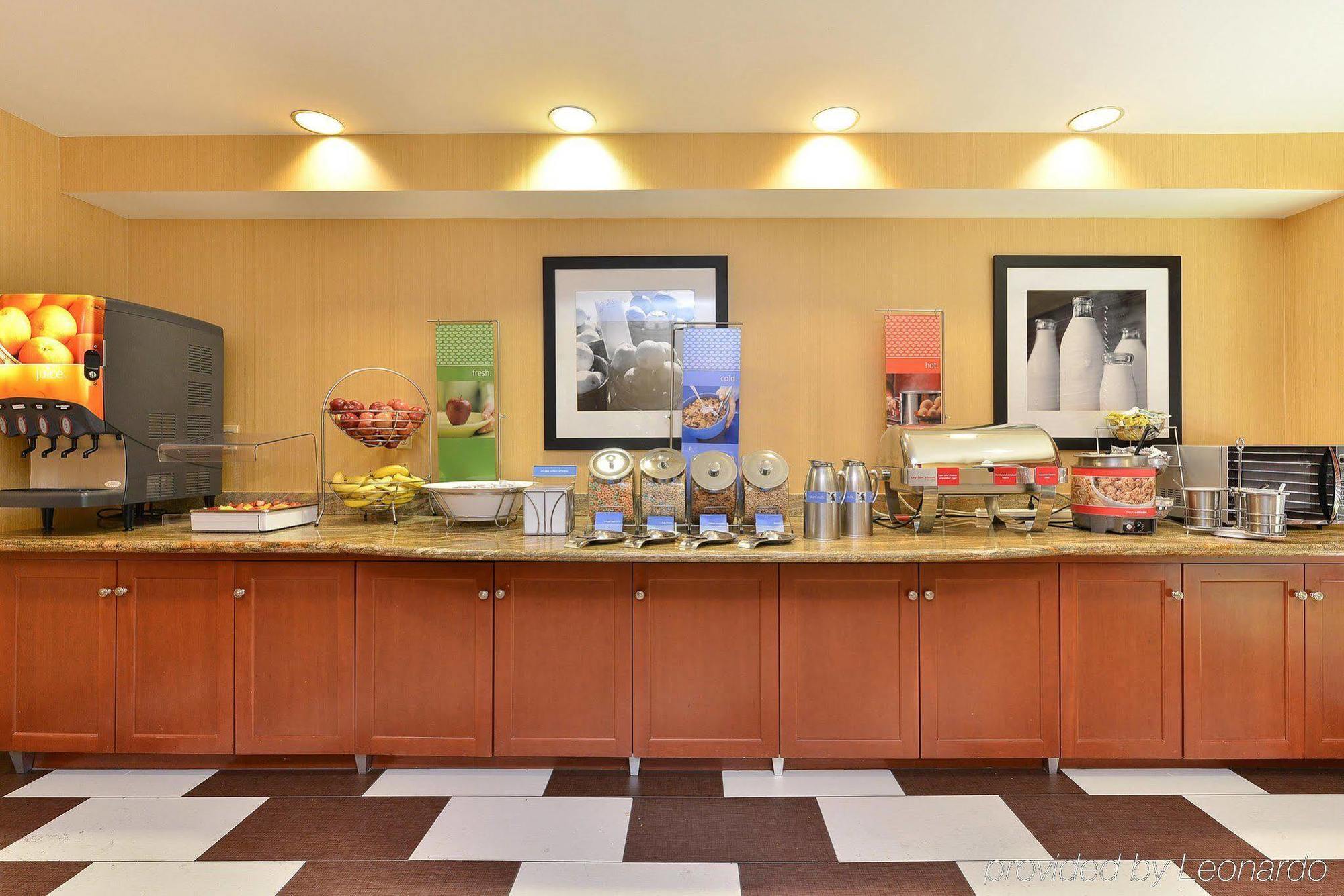 Hampton Inn Martinsburg Exterior photo