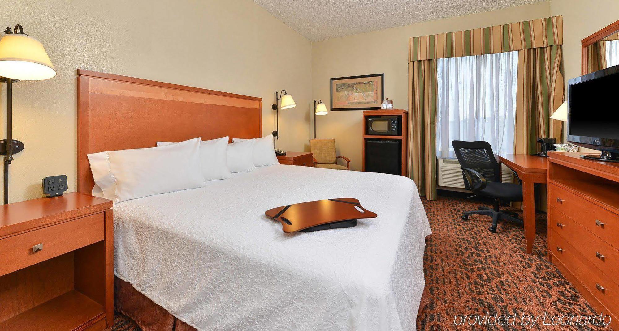 Hampton Inn Martinsburg Exterior photo