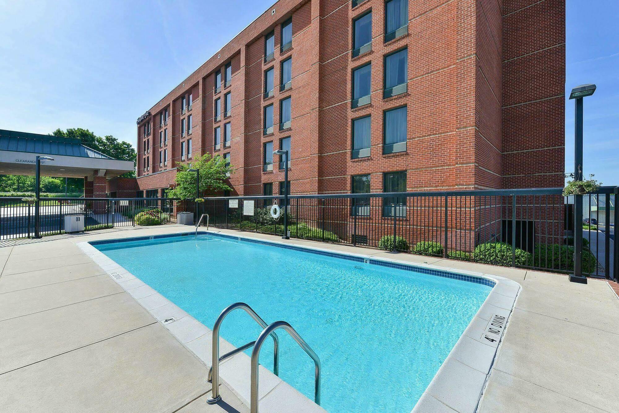 Hampton Inn Martinsburg Exterior photo